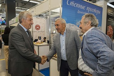 Сергей Грачев: «Меновой двор» – сокращает до минимума дистанцию между производителем и покупателем»